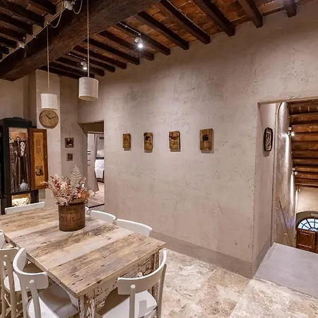 Truffle House Tuscany Magnatum Pico * Montepulciano Stazione
