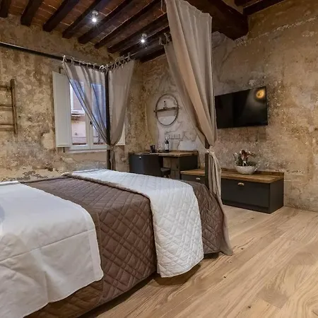 Truffle House Tuscany Magnatum Pico